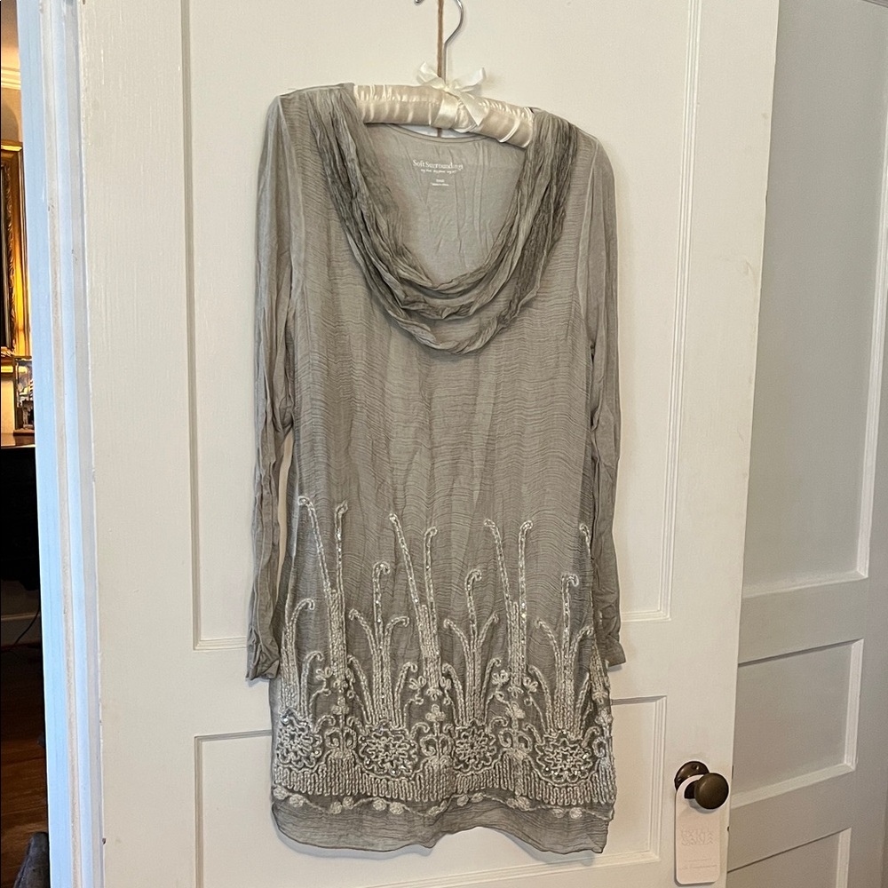 Soft Surroundings Embroidered Tunic Top sequined size small